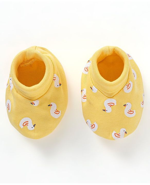 Babyhug 100% Cotton Duck Print Cap Mittens & Booties Set - Yellow