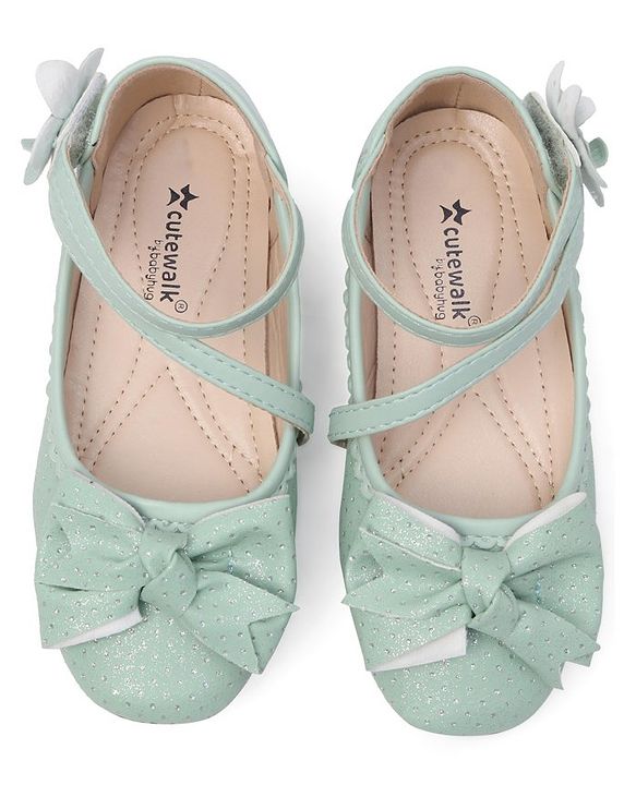 Cute Walk by Babyhug Bellies with Velcro Closure & Bow Applique - Green