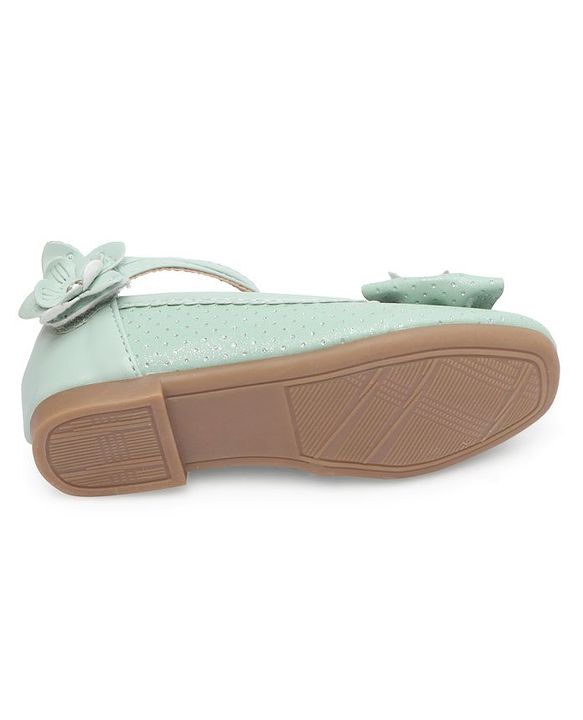 Cute Walk by Babyhug Bellies with Velcro Closure & Bow Applique - Green