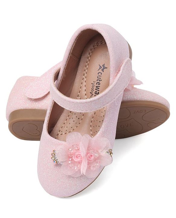Cute Walk by Babyhug Bellies with Buckle Closure Floral Applique - Pink