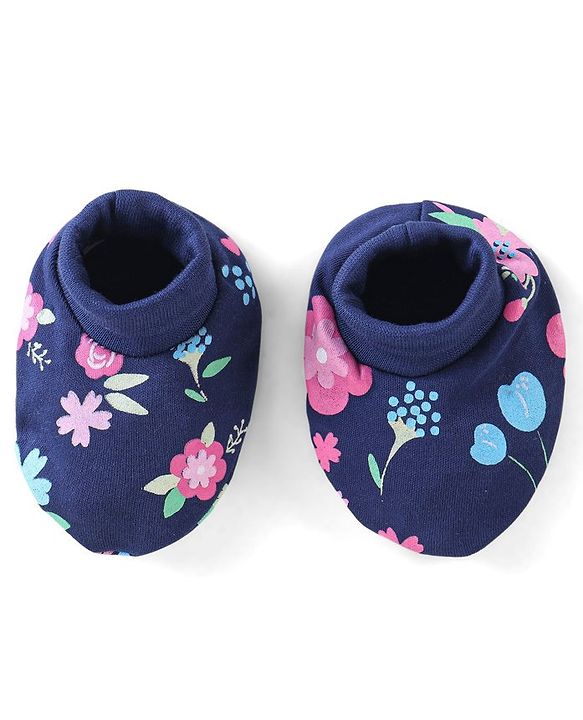Babyhug 100% Cotton Knit Floral Print Cap Mittens And Booties With Bow - Blue