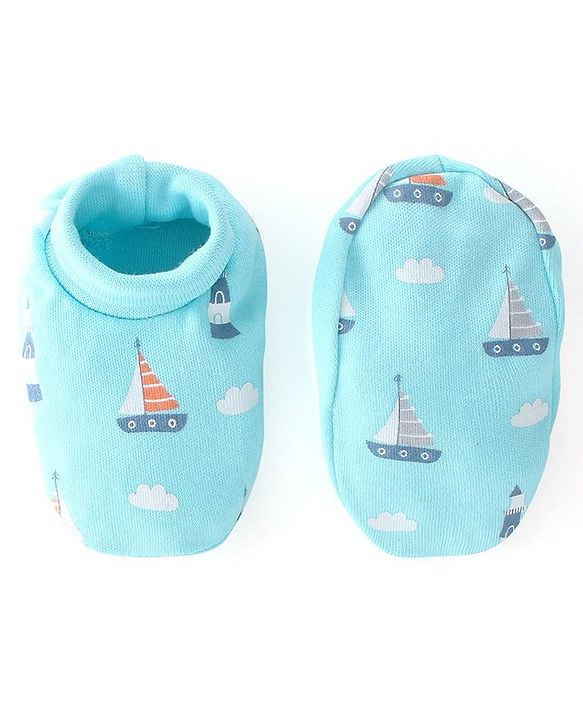 Babyhug 100% Cotton Cap Mittens & Booties Boat Print- Blue Cap Diameter- 10 Cm, Mittens Dim- 10 Cm, Booties Dim- 11 Cm, No of Pcs- 5, Size- 3-6M