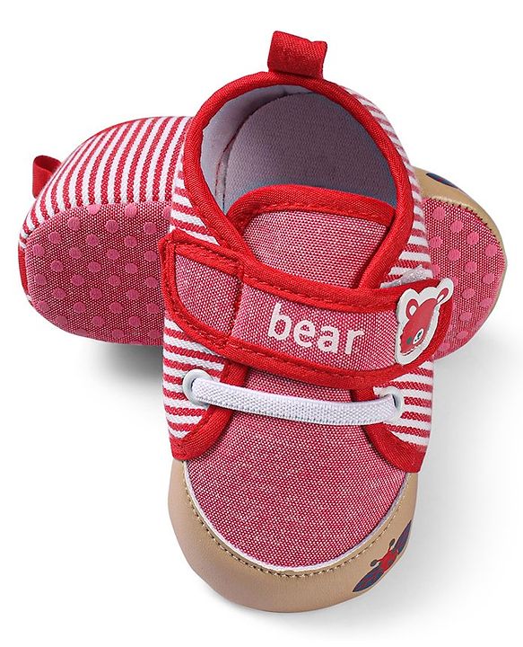 Cute Walk by Babyhug Booties with Velcro Closure Bear Applique  - Red