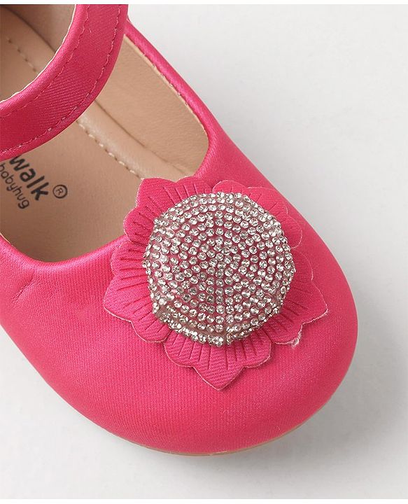 Cute Walk by Babyhug Bellies With Velcro Closure & Floral Applique - Pink