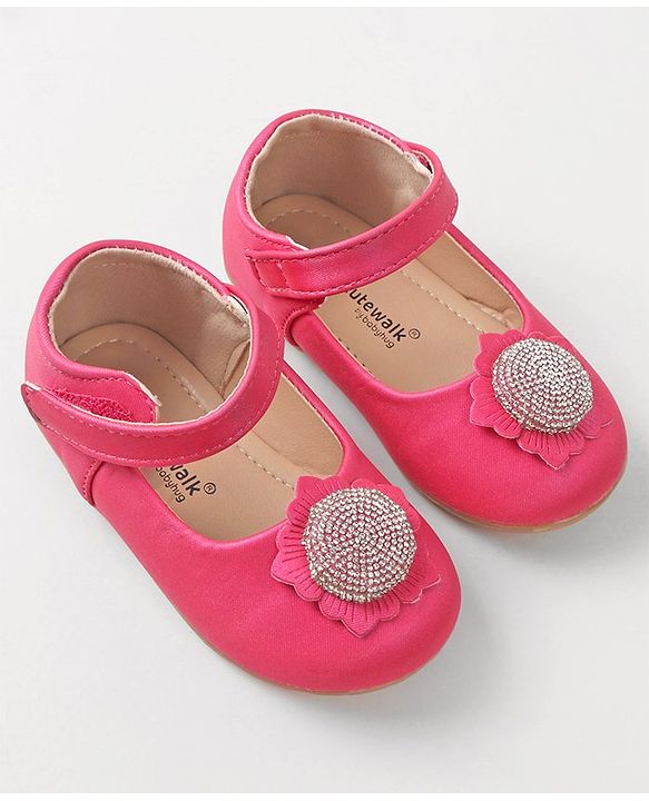 Cute Walk by Babyhug Bellies With Velcro Closure & Floral Applique - Pink