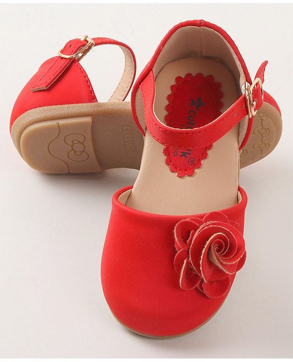Cute Walk by Babyhug Bellies With Buckle Closure & Floral Applique - Red