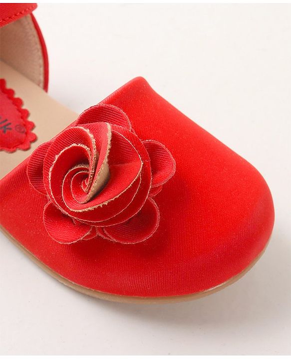 Cute Walk by Babyhug Bellies With Buckle Closure & Floral Applique - Red