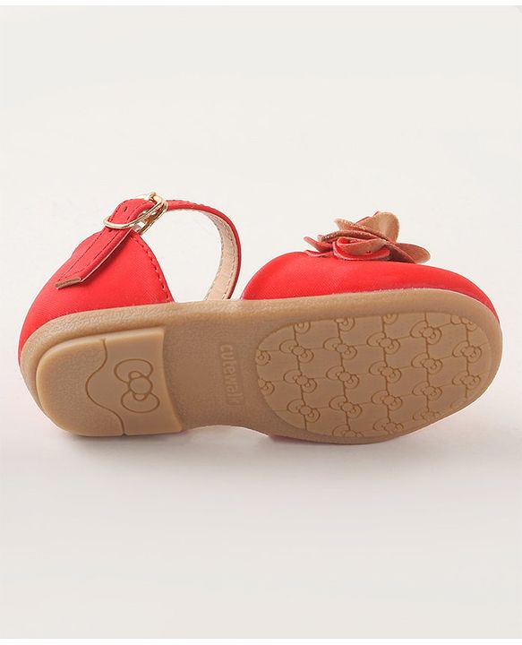 Cute Walk by Babyhug Bellies With Buckle Closure & Floral Applique - Red