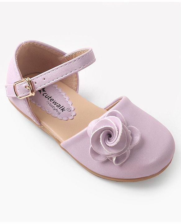 Cute Walk by Babyhug Bellies With Buckle Closure & Floral Applique - Red