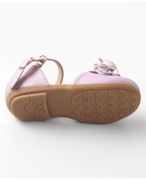 Cute Walk by Babyhug Bellies With Buckle Closure & Floral Applique - Red