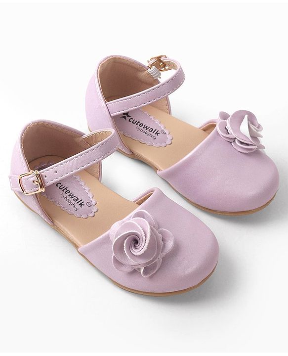 Cute Walk by Babyhug Bellies With Buckle Closure & Floral Applique - Red