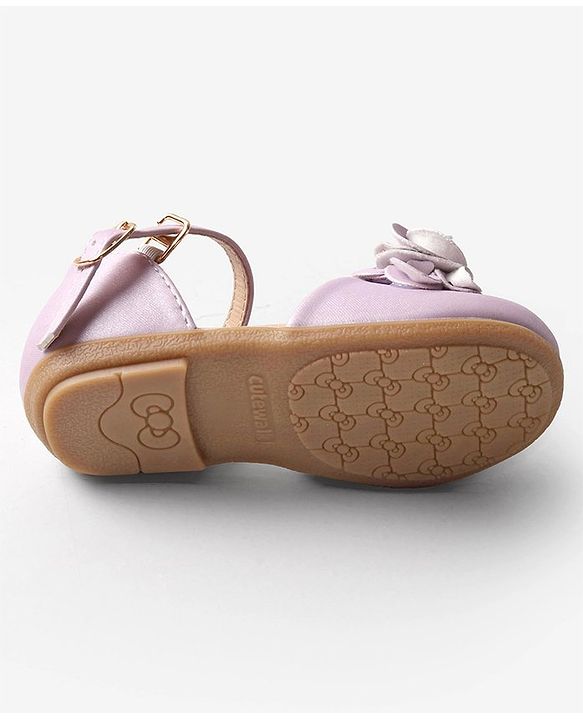 Cute Walk by Babyhug Bellies With Buckle Closure & Floral Applique - Red