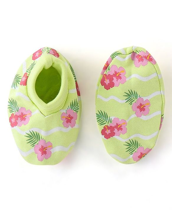 Babyhug 100%  Cotton Cap Mittens And Booties Floral Print -  Green
