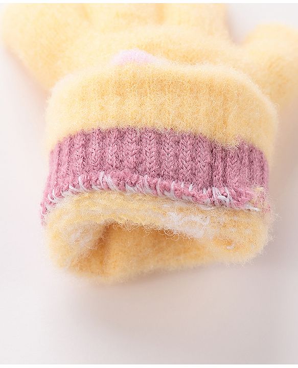Babyhug Woolen Gloves Pair Giraffe Design - Yellow