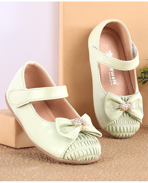 Cute Walk by Babyhug Bellies with Velcro Closure & Bow Applique - Green