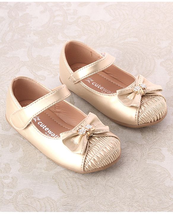 Cute Walk by Babyhug Bellies with Velcro Closure & Bow Applique - Golden