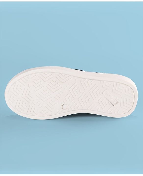 Pine Kids Solid Colour Slip On Casual Shoes - Blue