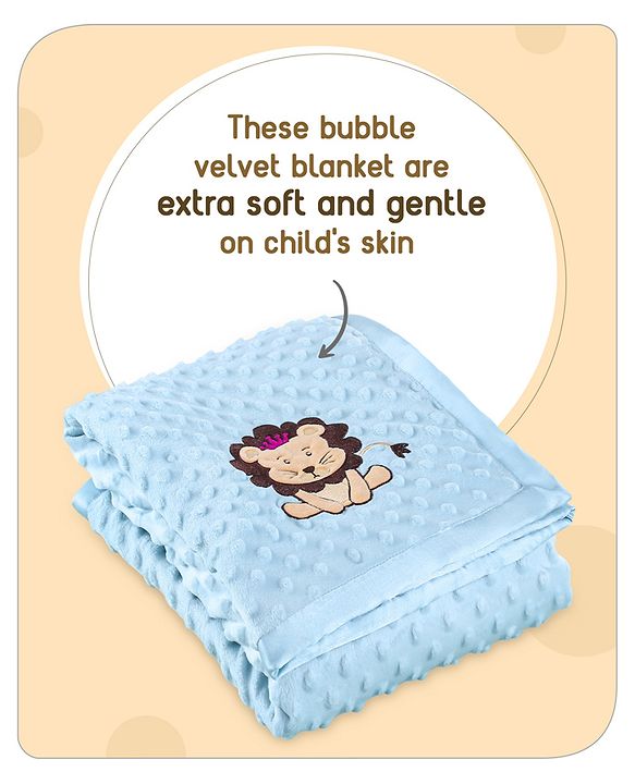 Babyhug Velvet Lion Embroidered Lightweingt Bubble Blanket - Blue