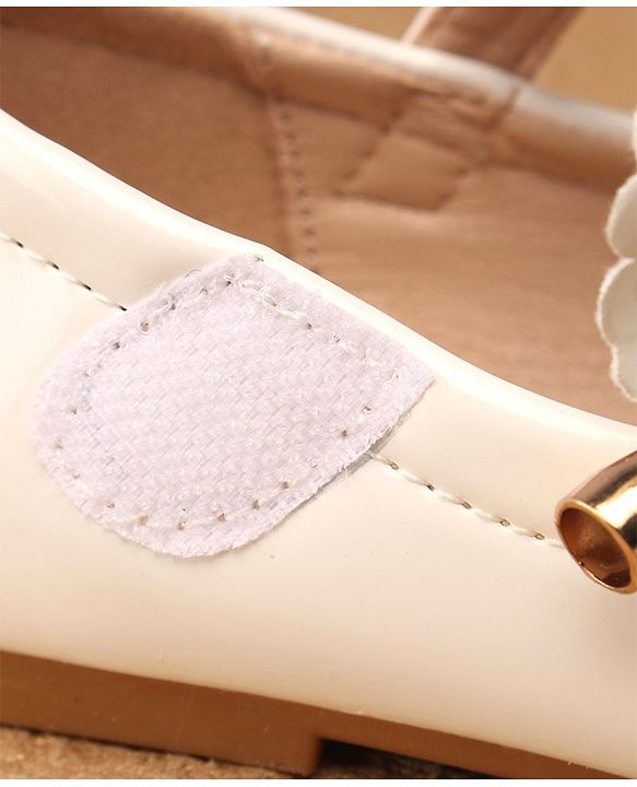 Cute Walk by Babyhug Velcro Closure Bellies with Bow Applique - White