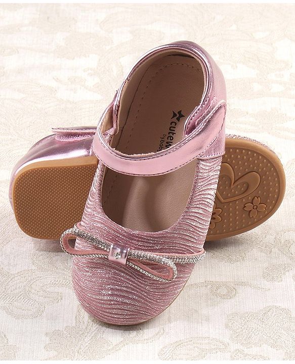 Cute Walk by Babyhug Bellies with Velcro Closure with Bow Applique - Golden