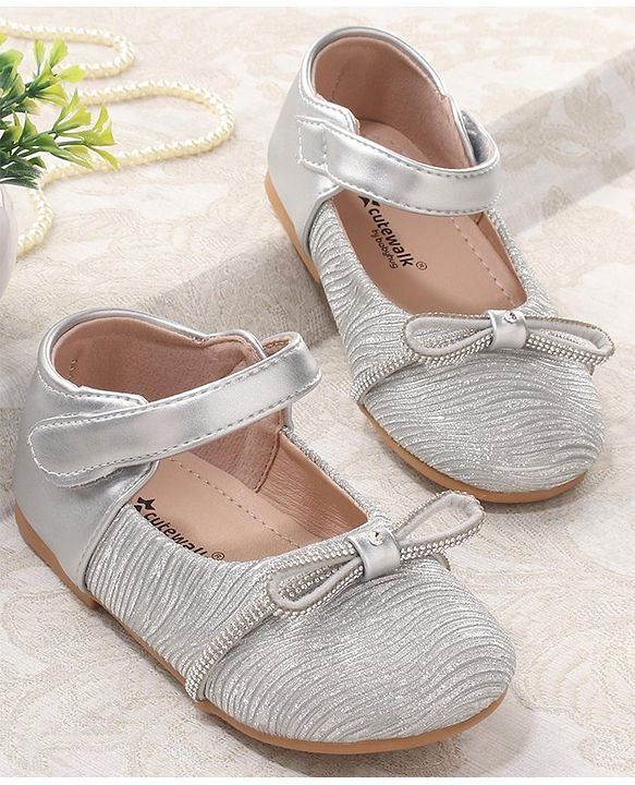Cute Walk by Babyhug Bellies with Velcro Closure with Bow Applique - Golden
