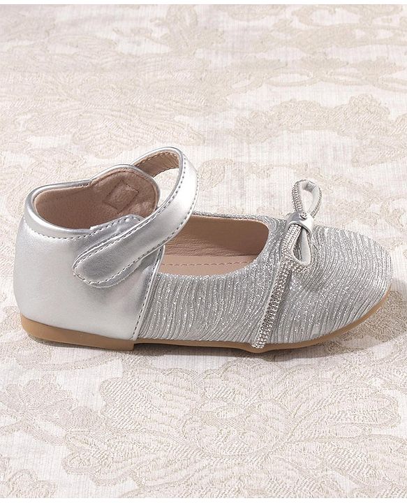 Cute Walk by Babyhug Bellies with Velcro Closure with Bow Applique - Golden