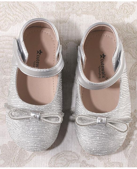Cute Walk by Babyhug Bellies with Velcro Closure with Bow Applique - Golden