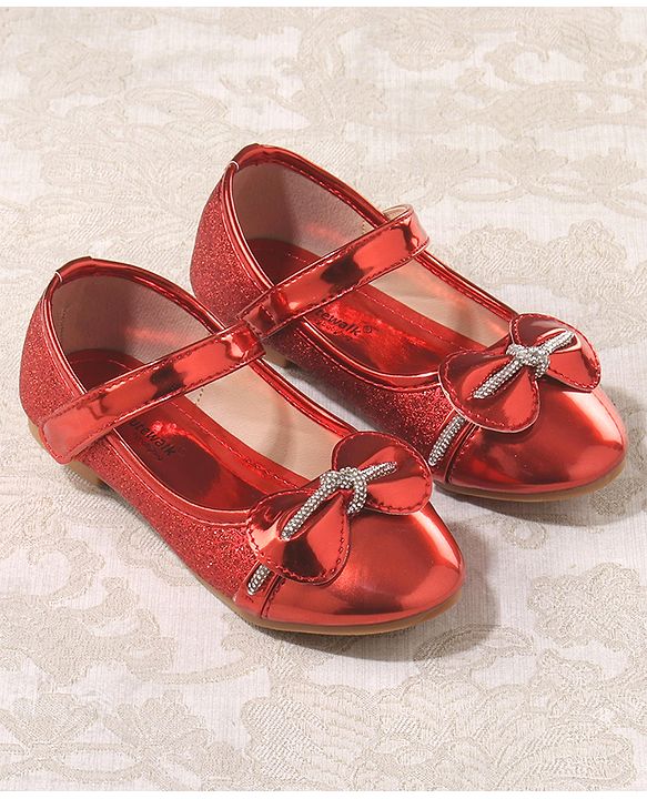 Cute Walk By Babyhug Velcro Closure Bellies With Bow - Red