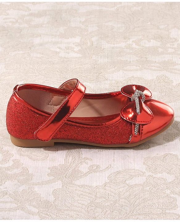 Cute Walk By Babyhug Velcro Closure Bellies With Bow - Red
