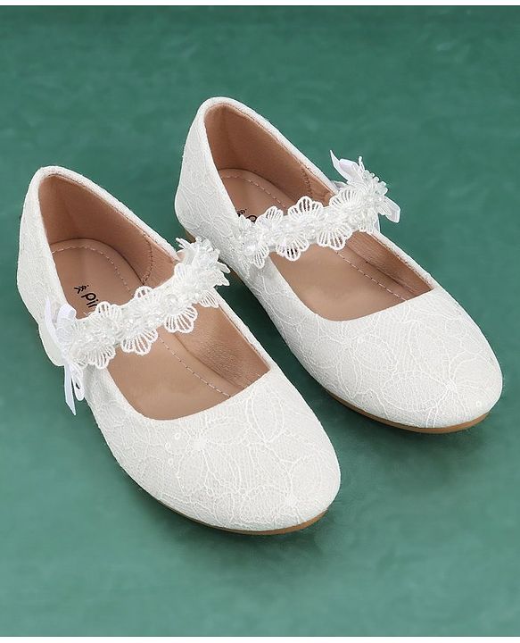 Pine Kids Velcro Closure Bellies with Flower Applique - White