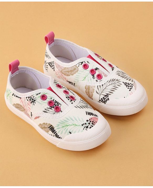 Cute Walk by Babyhug Slip On Style Casual Shoes Leaf Print - White