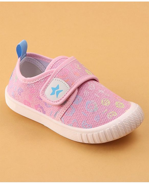 Cute Walk by Babyhug Casual Shoes with Velcro Trophy Print - Pink