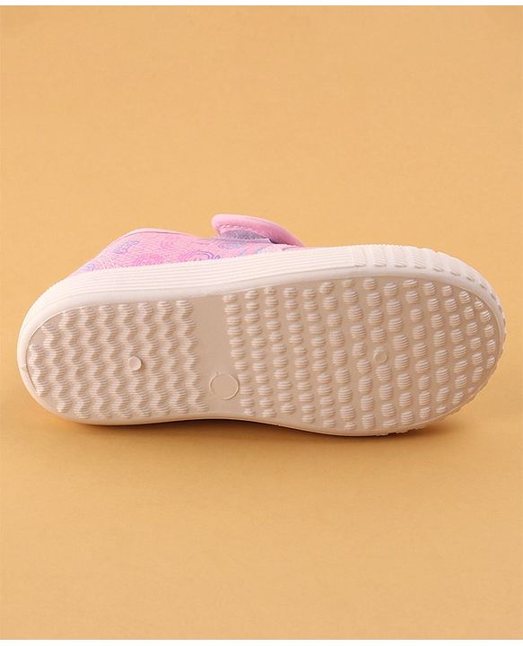 Cute Walk by Babyhug Casual Shoes with Velcro Trophy Print - Pink