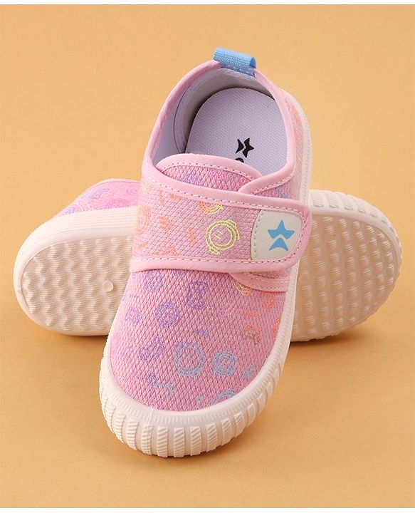 Cute Walk by Babyhug Casual Shoes with Velcro Trophy Print - Pink