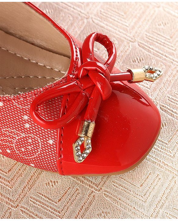 Cute Walk by Babyhug Velcro Closure Bellies with Bow - Red