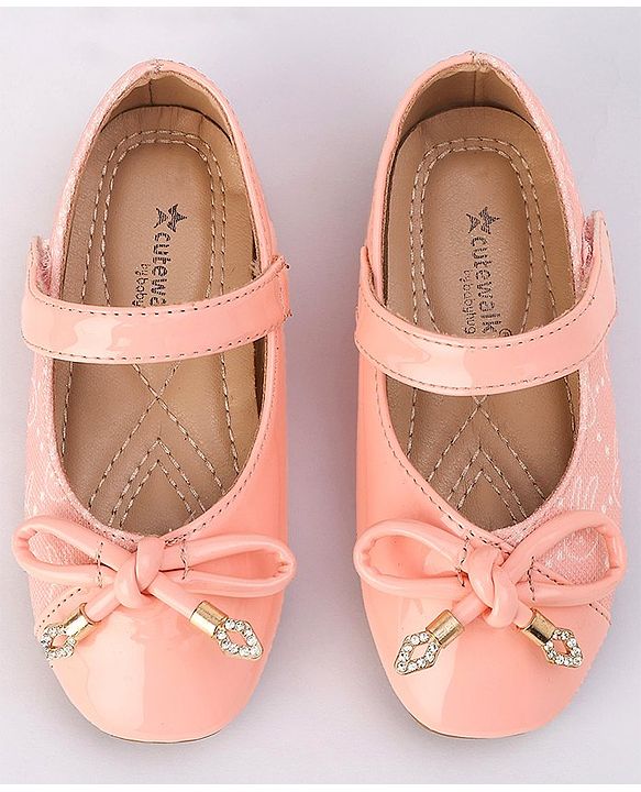 Cute Walk by Babyhug Velcro Closure Bellies with Bow - Red
