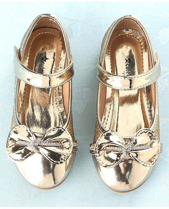 Cute Walk by Babyhug Front Strap Closure Bellies with Bow Applique - Golden