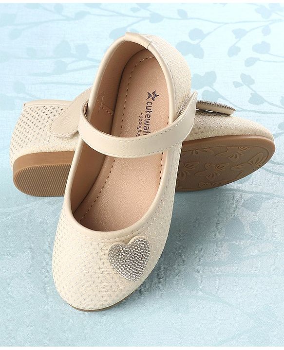 Cute Walk by Babyhug Velcro Closure Bellies with Heart Applique - Beige