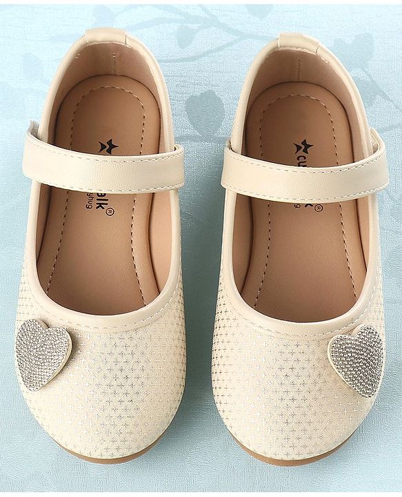 Cute Walk by Babyhug Velcro Closure Bellies with Heart Applique - Beige