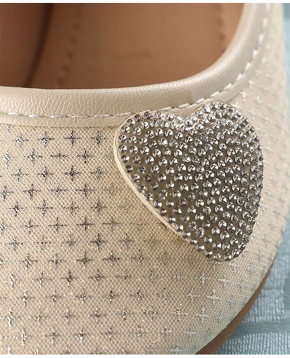 Cute Walk by Babyhug Velcro Closure Bellies with Heart Applique - Beige