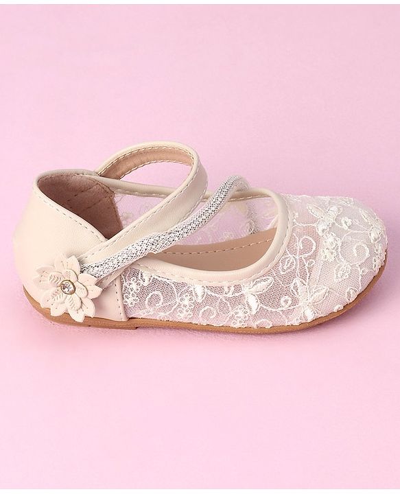 Cute Walk by Babyhug Bellies with Velcro Closure and Stud Applique - Pink