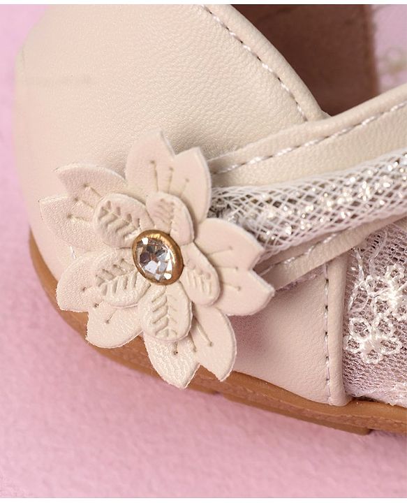 Cute Walk by Babyhug Bellies with Velcro Closure and Stud Applique - Pink