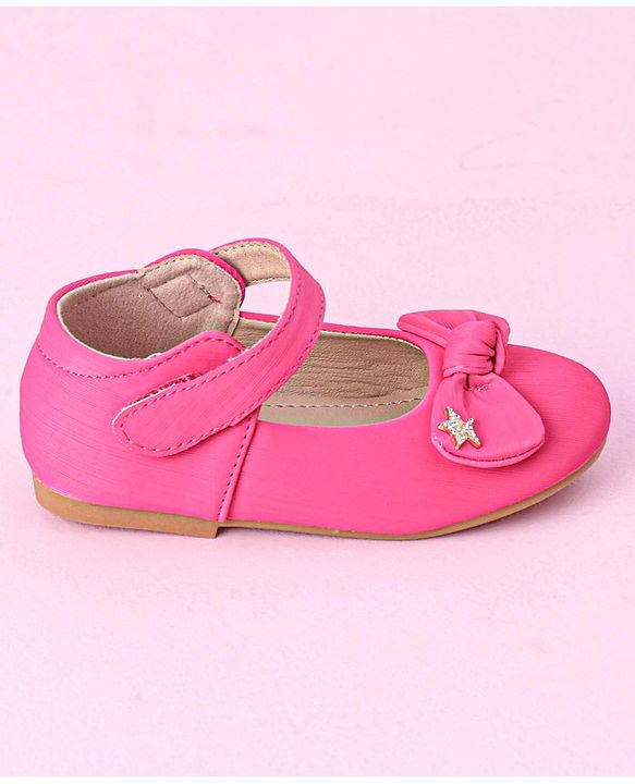Cute Walk by Babyhug Bellies with Velcro Closure & Bow Applique - Fuchsia