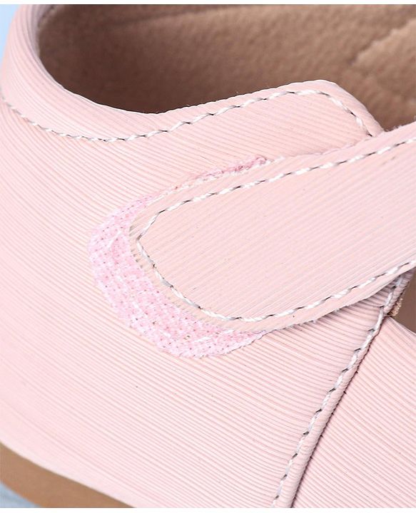 Cute Walk by Babyhug Bellies with Velcro Closure & Bow Applique - Fuchsia