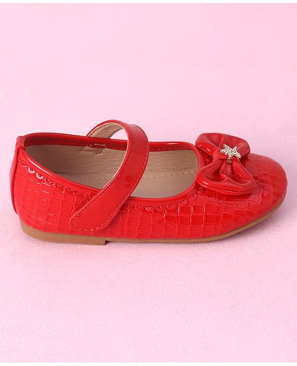 Cute Walk by Babyhug Velcro Closure Bellies with Bow Applique - Red