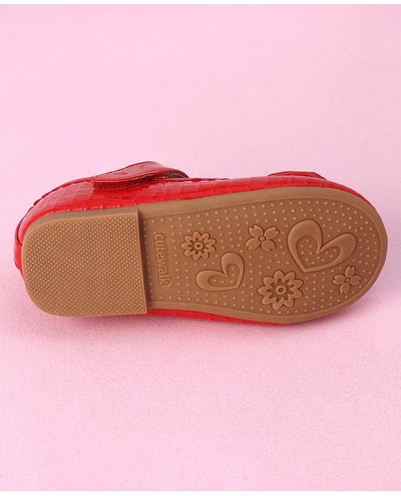 Cute Walk by Babyhug Velcro Closure Bellies with Bow Applique - Red