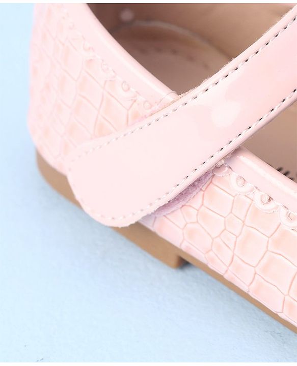 Cute Walk by Babyhug Velcro Closure Bellies with Bow Applique - Pink