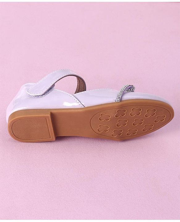 Cute Walk by Babyhug Velcro Closure Shimmer Solid Bellies - Golden