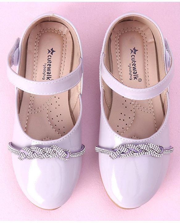 Cute Walk by Babyhug Velcro Closure Shimmer Solid Bellies - Golden
