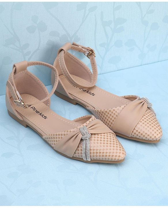 Pine Kids Buckle Closure Bellies with Tie Knot Stud Detailing - White